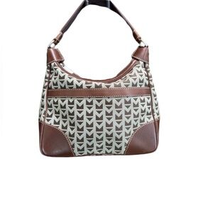 Excellent condition Vintage Michael Kors purse
Shoulder Bag Canvas & Leather